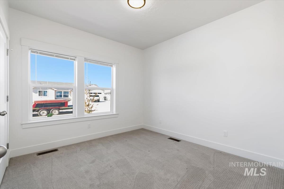 2124 Justine Ct, Fruitland, Idaho 83619, 3 Bedrooms, 2 Bathrooms, Residential For Sale, Price $449,900,MLS 98983983