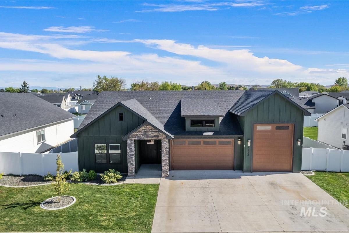 2124 Justine Ct, Fruitland, Idaho 83619, 3 Bedrooms, 2 Bathrooms, Residential For Sale, Price $449,900,MLS 98983983