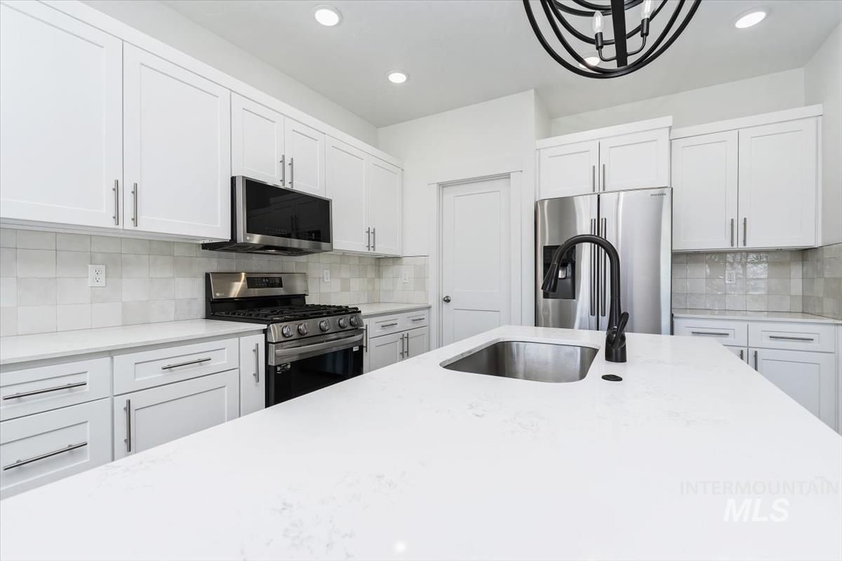 2124 Justine Ct, Fruitland, Idaho 83619, 3 Bedrooms, 2 Bathrooms, Residential For Sale, Price $449,900,MLS 98983983