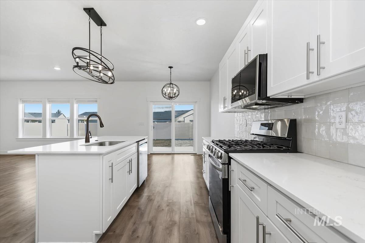 2124 Justine Ct, Fruitland, Idaho 83619, 3 Bedrooms, 2 Bathrooms, Residential For Sale, Price $449,900,MLS 98983983