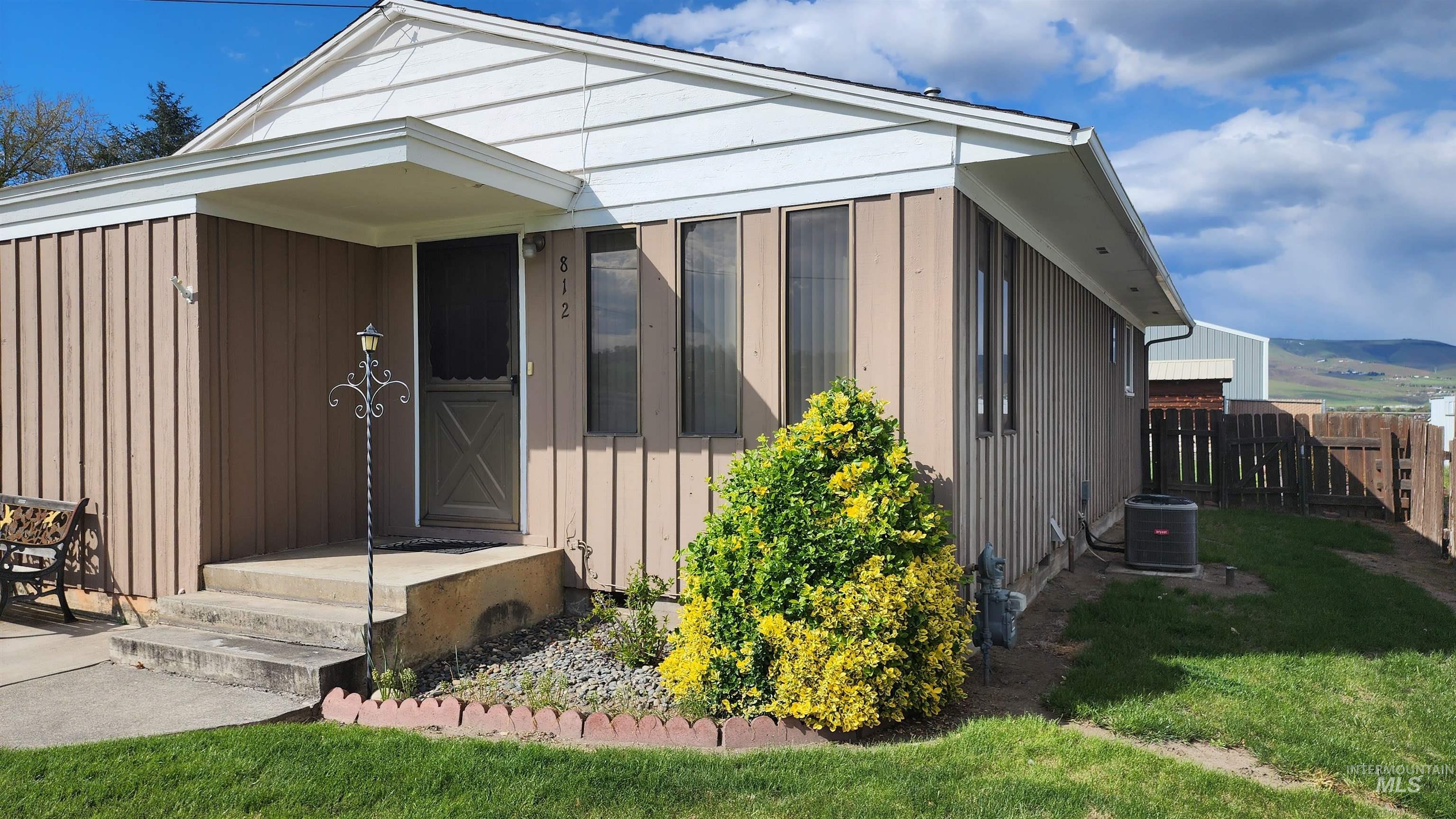 812 Walk Ln, Clarkston, Idaho 99403, 3 Bedrooms, 1 Bathroom, Residential For Sale, Price $320,000, 98983984