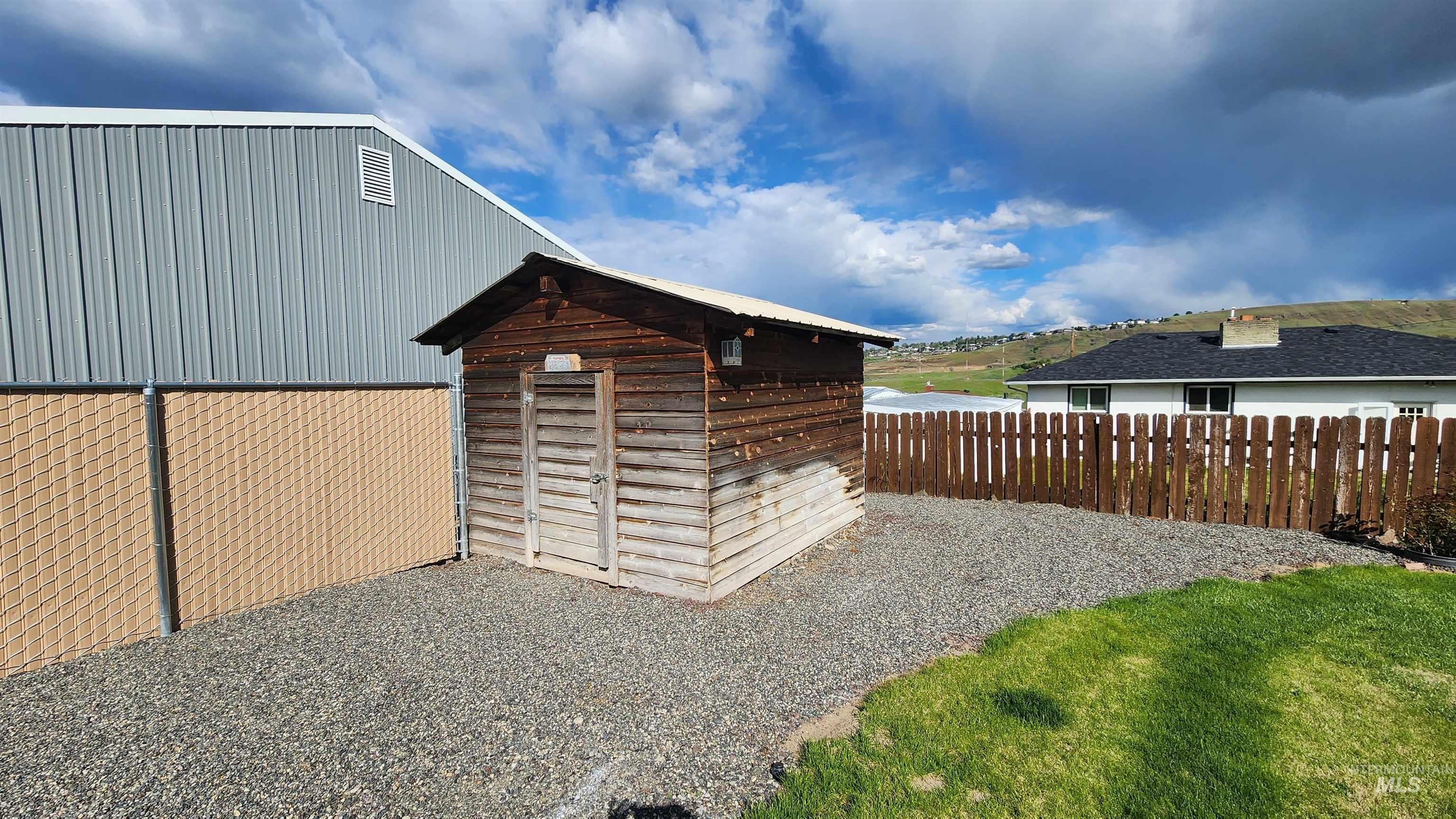 812 Walk Ln, Clarkston, Idaho 99403, 3 Bedrooms, 1 Bathroom, Residential For Sale, Price $320,000, 98983984