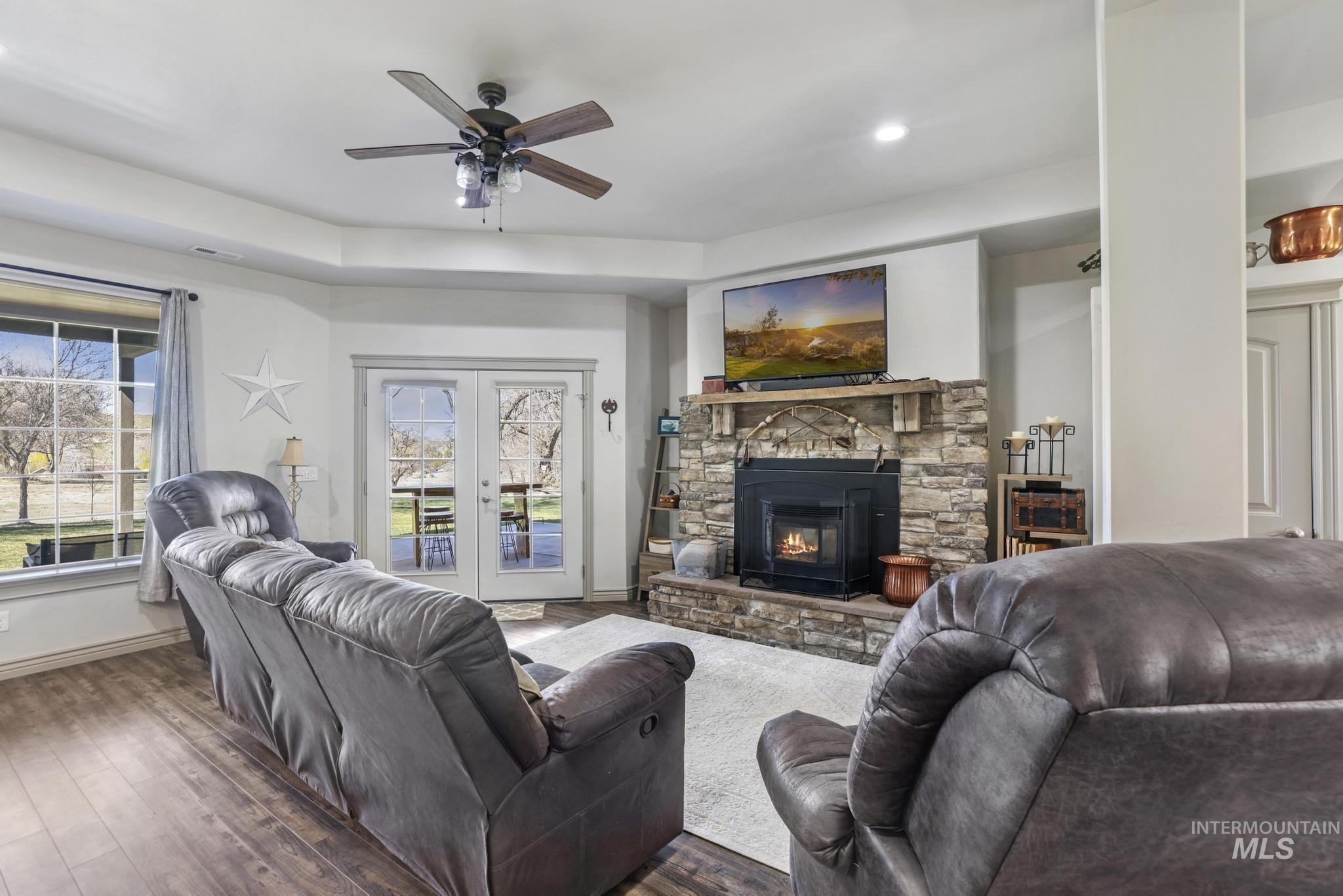 4485 Silver creek Rd, Buhl, Idaho 83316, 3 Bedrooms, 2 Bathrooms, Residential For Sale, Price $699,000,MLS 98983986