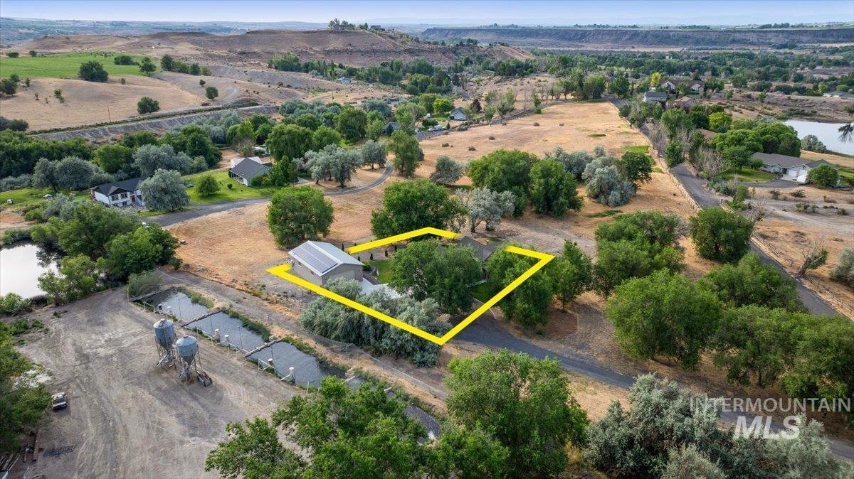 4485 Silver creek Rd, Buhl, Idaho 83316, 3 Bedrooms, 2 Bathrooms, Residential For Sale, Price $699,000, 98983986