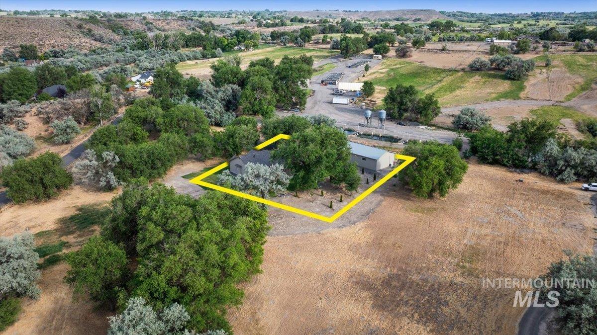 4485 Silver creek Rd, Buhl, Idaho 83316, 3 Bedrooms, 2 Bathrooms, Residential For Sale, Price $699,000, 98983986