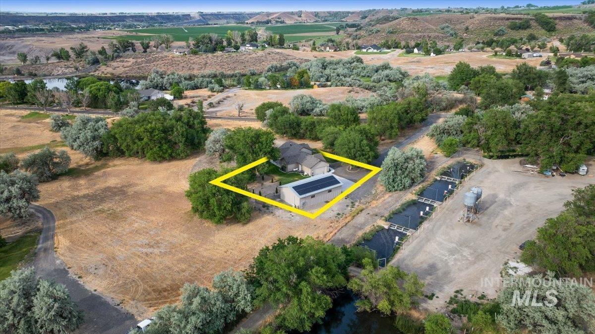4485 Silver creek Rd, Buhl, Idaho 83316, 3 Bedrooms, 2 Bathrooms, Residential For Sale, Price $699,000, 98983986