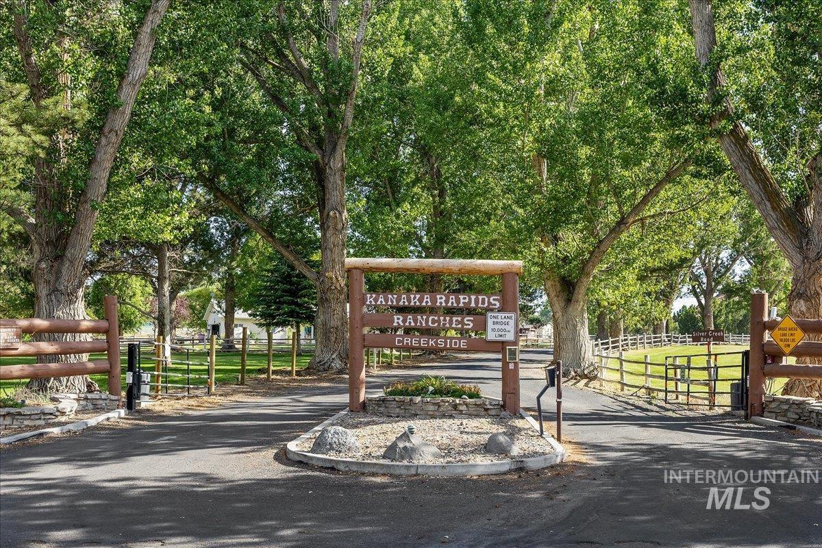 4485 Silver creek Rd, Buhl, Idaho 83316, 3 Bedrooms, 2 Bathrooms, Residential For Sale, Price $699,000, 98983986