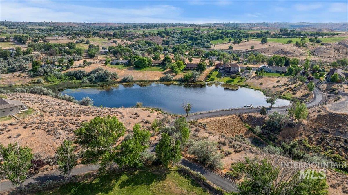 4485 Silver creek Rd, Buhl, Idaho 83316, 3 Bedrooms, 2 Bathrooms, Residential For Sale, Price $699,000, 98983986