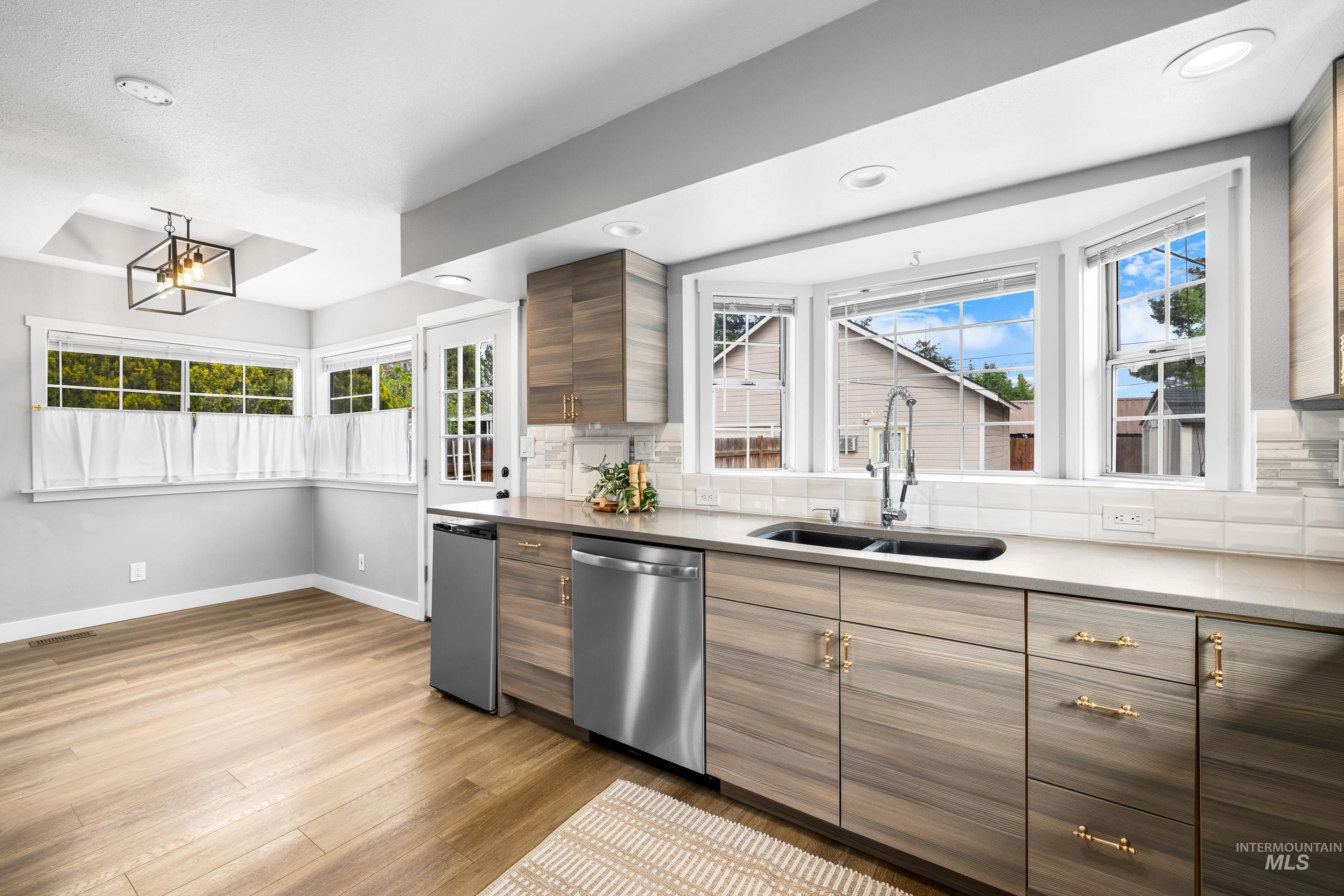 1936 S Leadville, Boise, Idaho 83706, 3 Bedrooms, 2 Bathrooms, Residential For Sale, Price $479,999, 98983988