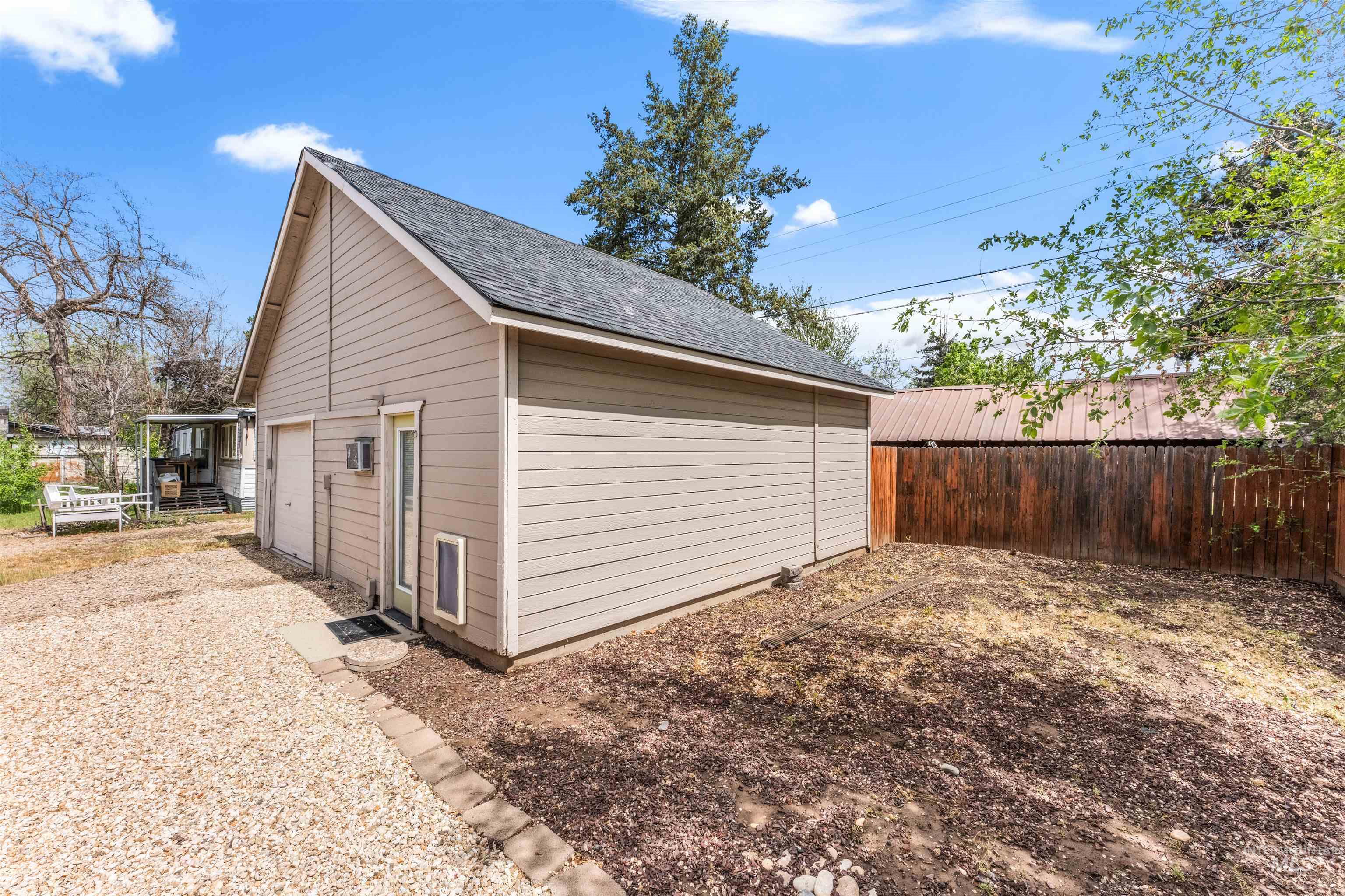 1936 S Leadville, Boise, Idaho 83706, 3 Bedrooms, 2 Bathrooms, Residential For Sale, Price $479,999, 98983988