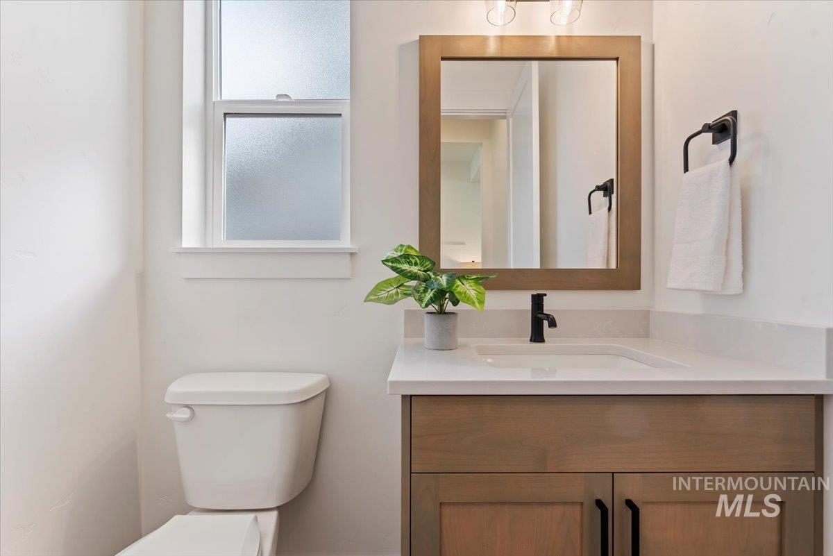 629 N Morning Glory Ave, Eagle, Idaho 83616-0000, 3 Bedrooms, 2.5 Bathrooms, Residential For Sale, Price $724,900, 98983991