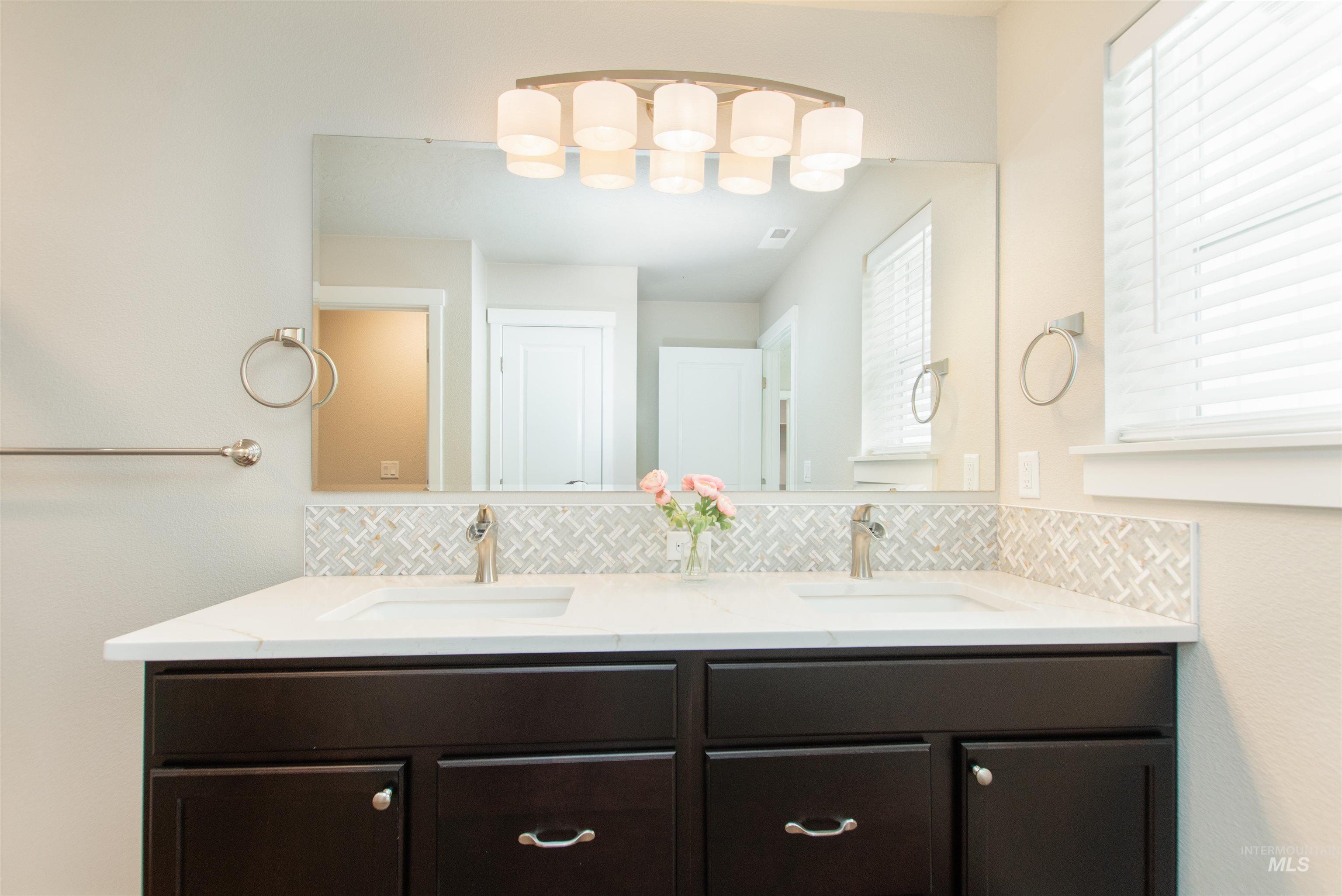 432 N Tessa Lane, Meridian, Idaho 83642, 3 Bedrooms, 2.5 Bathrooms, Residential For Sale, Price $439,900,MLS 98983993