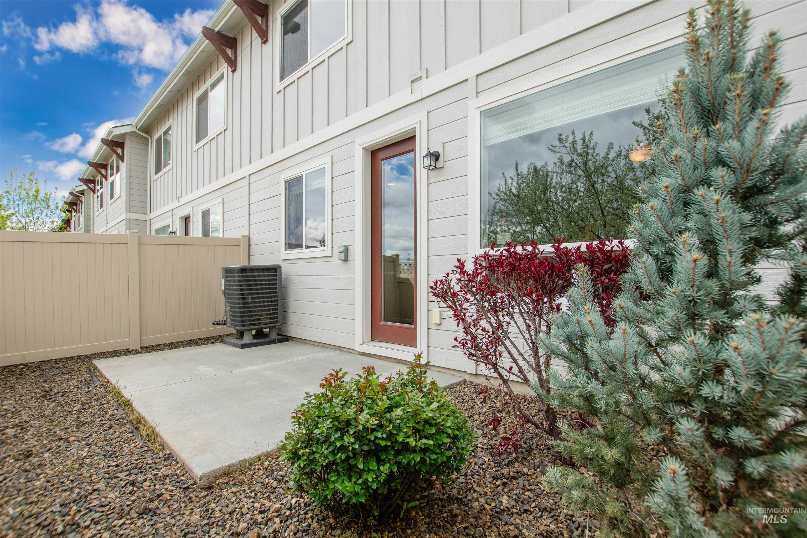 432 N Tessa Lane, Meridian, Idaho 83642, 3 Bedrooms, 2.5 Bathrooms, Residential For Sale, Price $439,900,MLS 98983993