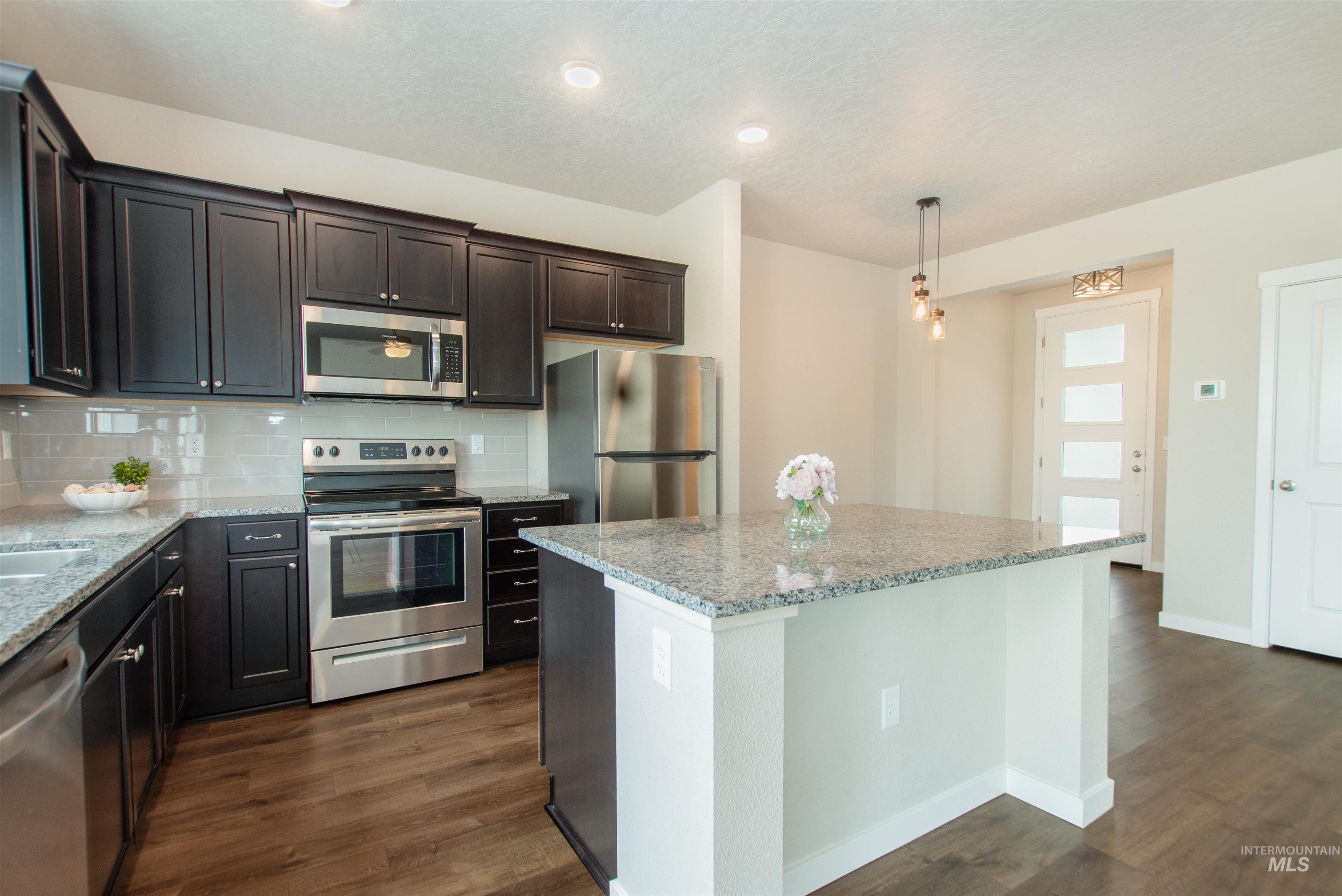 432 N Tessa Lane, Meridian, Idaho 83642, 3 Bedrooms, 2.5 Bathrooms, Residential For Sale, Price $439,900,MLS 98983993