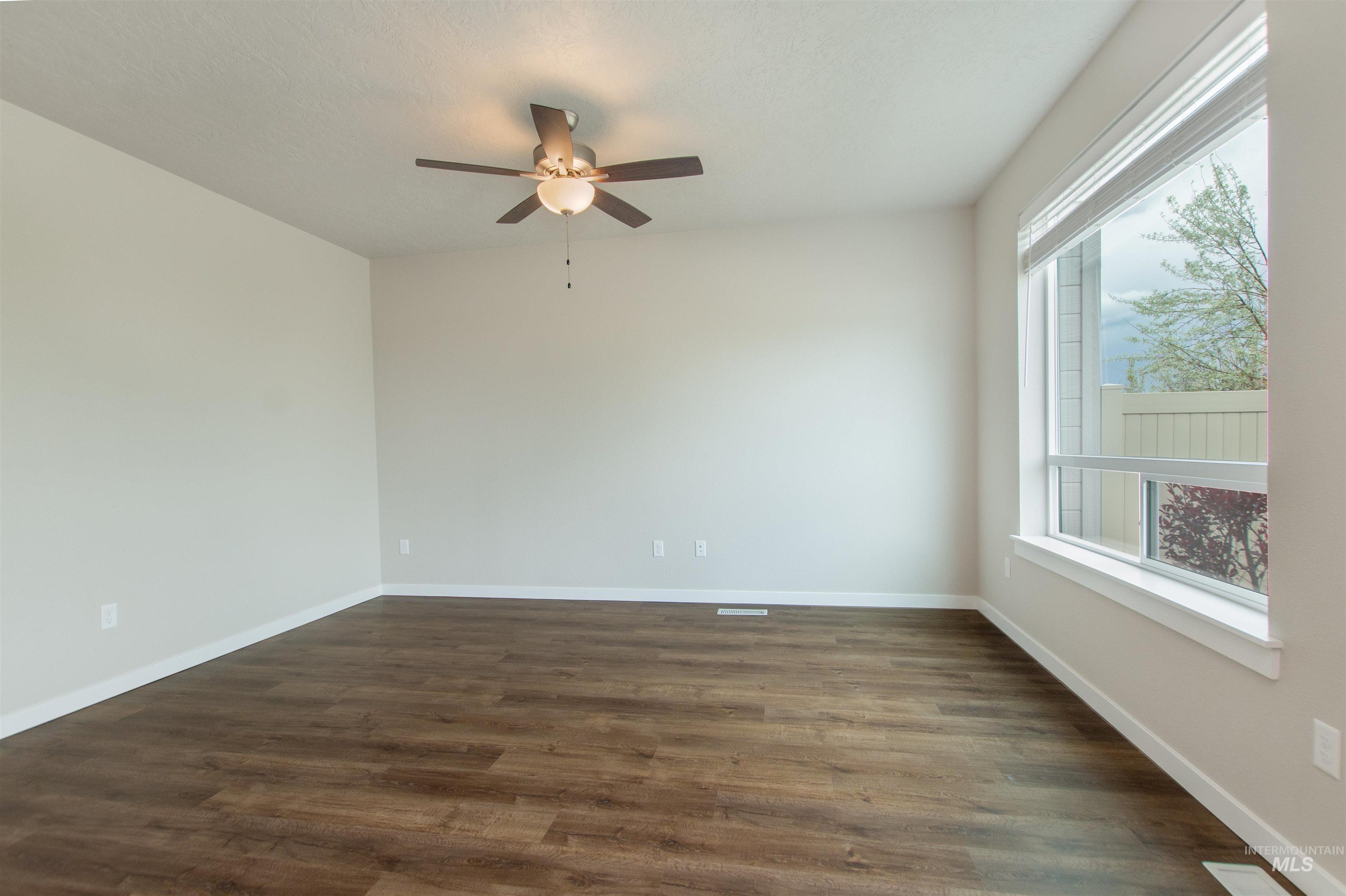 432 N Tessa Lane, Meridian, Idaho 83642, 3 Bedrooms, 2.5 Bathrooms, Residential For Sale, Price $439,900,MLS 98983993