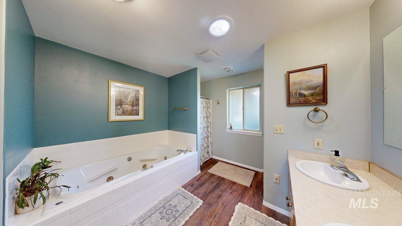 1011 Rothwell Rd., Viola, Idaho 83872, 5 Bedrooms, 3 Bathrooms, Residential For Sale, Price $1,160,000,MLS 98983994