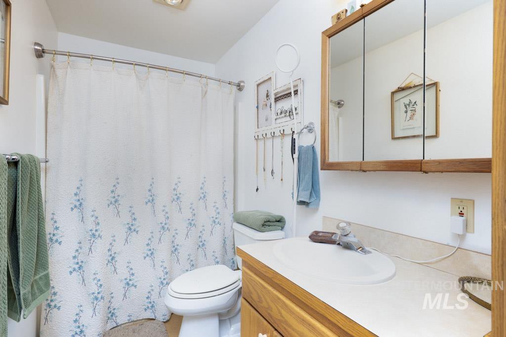 1011 Rothwell Rd., Viola, Idaho 83872, 5 Bedrooms, 3 Bathrooms, Residential For Sale, Price $1,250,000,MLS 98983994