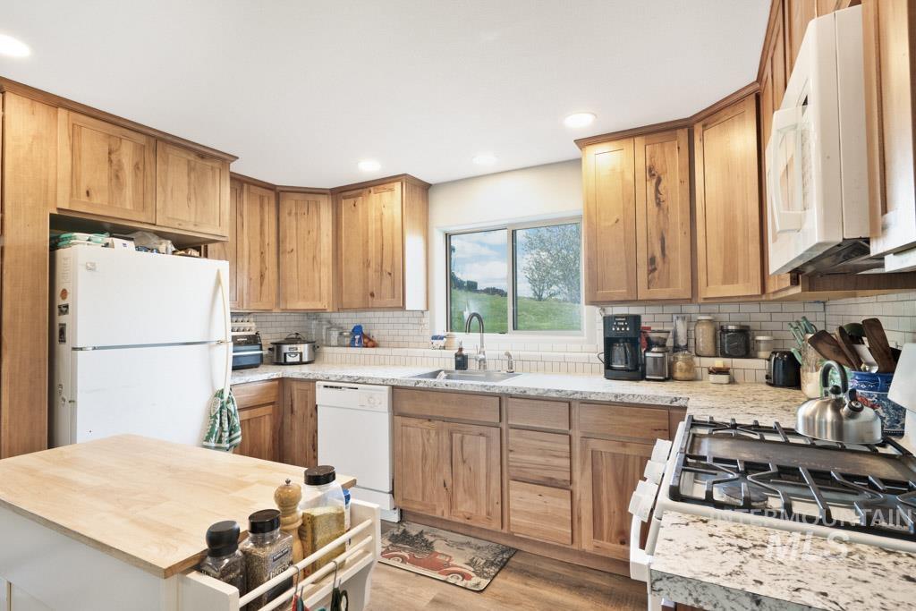 1011 Rothwell Rd., Viola, Idaho 83872, 5 Bedrooms, 3 Bathrooms, Residential For Sale, Price $1,160,000,MLS 98983994