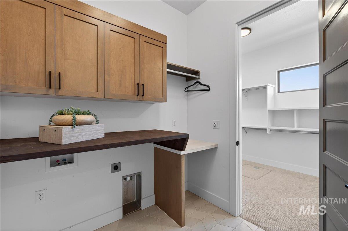 2377 S Aburge Ave, Meridian, Idaho 83642-5740, 3 Bedrooms, 2.5 Bathrooms, Residential For Sale, Price $898,000,MLS 98983995