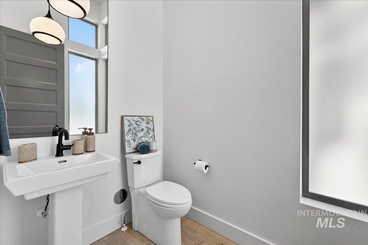 2377 S Aburge Ave, Meridian, Idaho 83642-5740, 3 Bedrooms, 2.5 Bathrooms, Residential For Sale, Price $898,000,MLS 98983995