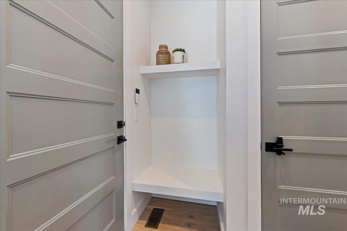 2377 S Aburge Ave, Meridian, Idaho 83642-5740, 3 Bedrooms, 2.5 Bathrooms, Residential For Sale, Price $898,000,MLS 98983995