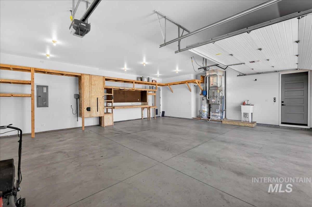 2377 S Aburge Ave, Meridian, Idaho 83642-5740, 3 Bedrooms, 2.5 Bathrooms, Residential For Sale, Price $898,000,MLS 98983995