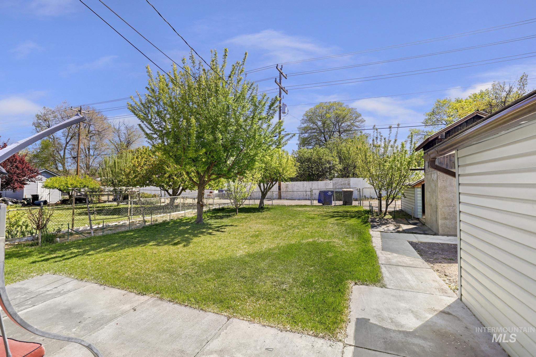 322 Jackson, Twin Falls, Idaho 83301, 3 Bedrooms, 2 Bathrooms, Residential For Sale, Price $280,000, 98983996