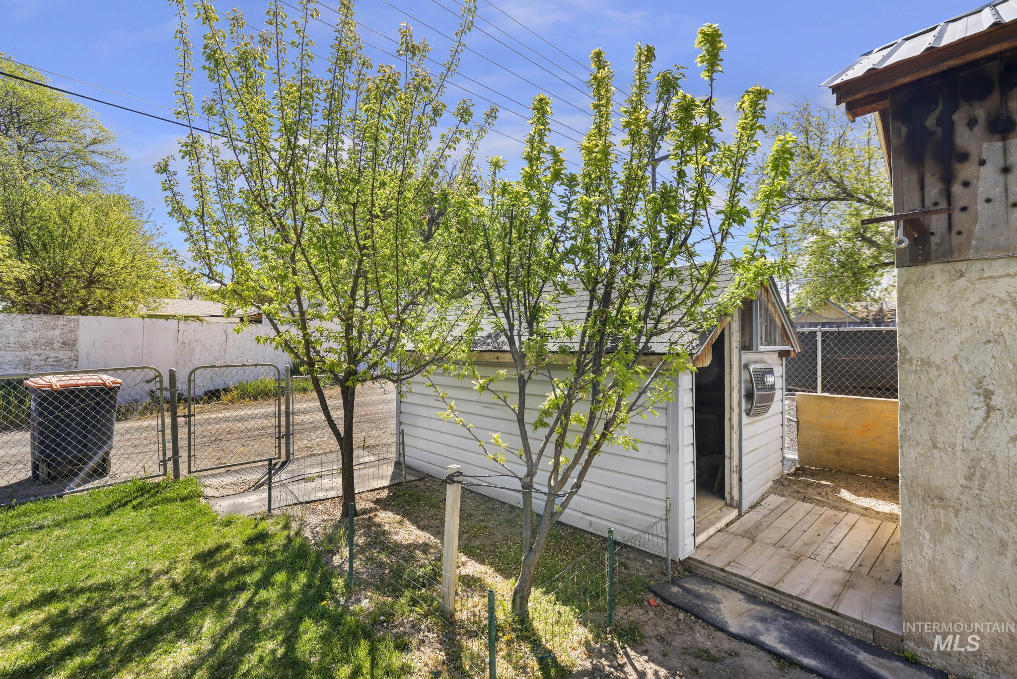 322 Jackson, Twin Falls, Idaho 83301, 3 Bedrooms, 2 Bathrooms, Residential For Sale, Price $280,000, 98983996