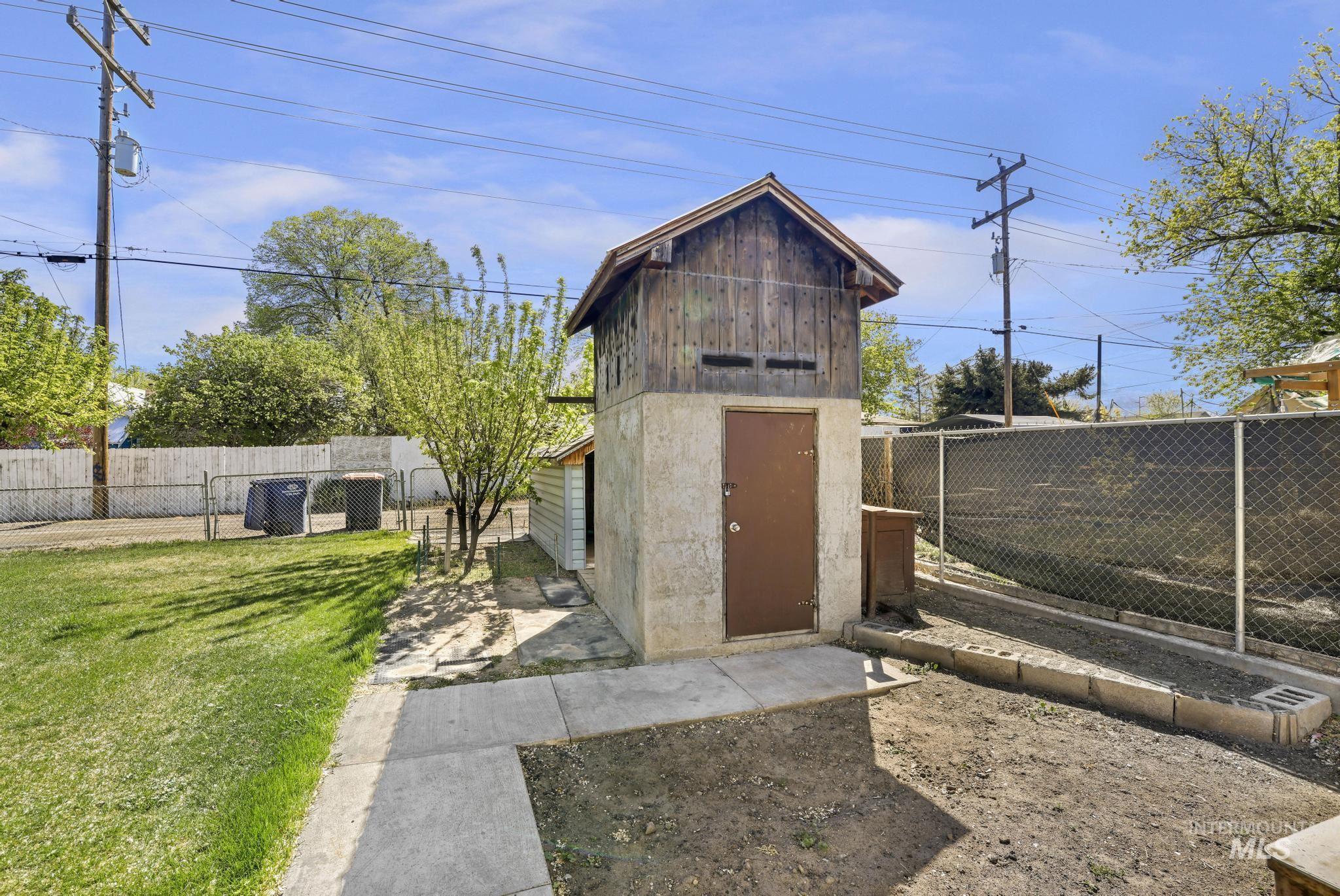 322 Jackson, Twin Falls, Idaho 83301, 3 Bedrooms, 2 Bathrooms, Residential For Sale, Price $280,000, 98983996