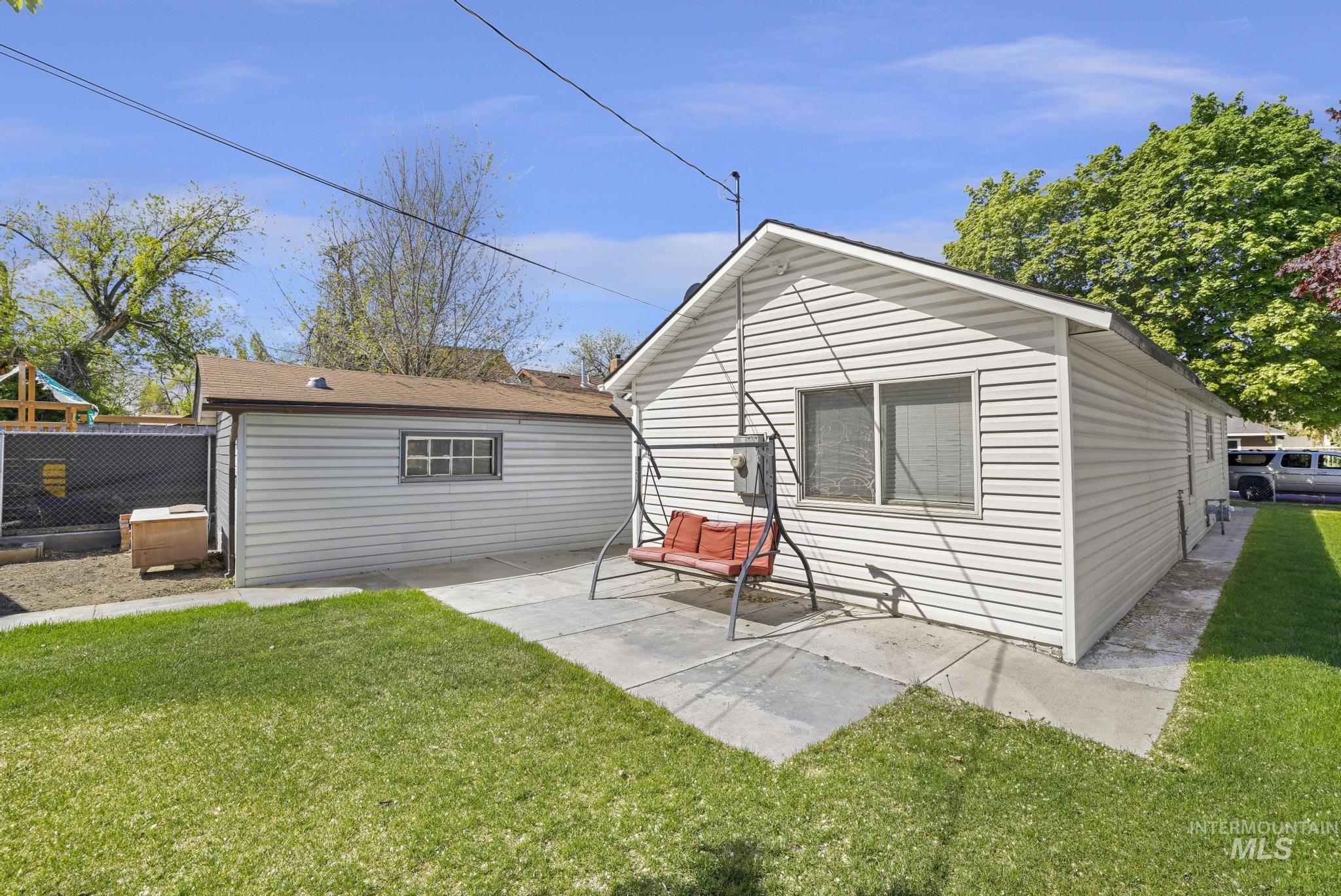 322 Jackson, Twin Falls, Idaho 83301, 3 Bedrooms, 2 Bathrooms, Residential For Sale, Price $280,000, 98983996