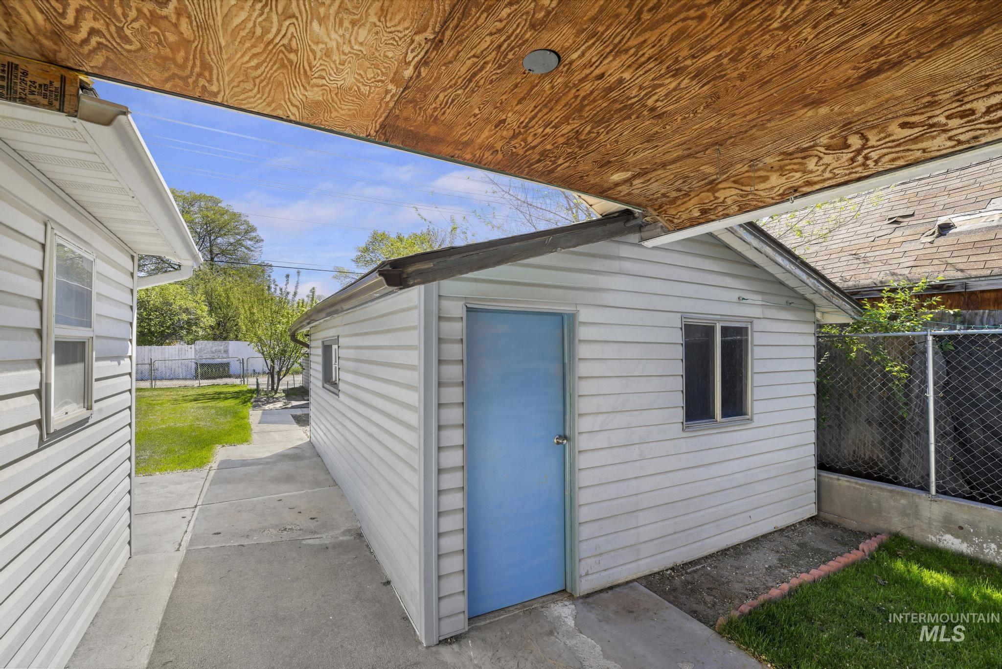 322 Jackson, Twin Falls, Idaho 83301, 3 Bedrooms, 2 Bathrooms, Residential For Sale, Price $280,000, 98983996