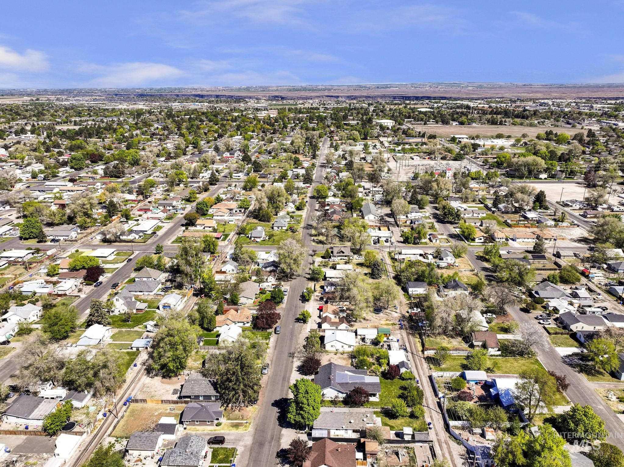 322 Jackson, Twin Falls, Idaho 83301, 3 Bedrooms, 2 Bathrooms, Residential For Sale, Price $280,000, 98983996