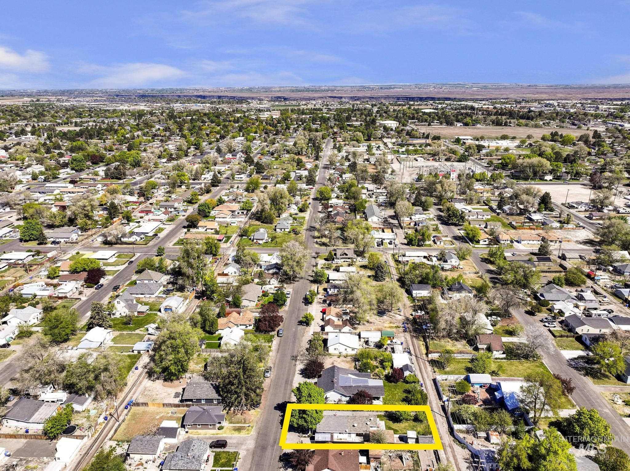 322 Jackson, Twin Falls, Idaho 83301, 3 Bedrooms, 2 Bathrooms, Residential For Sale, Price $280,000, 98983996