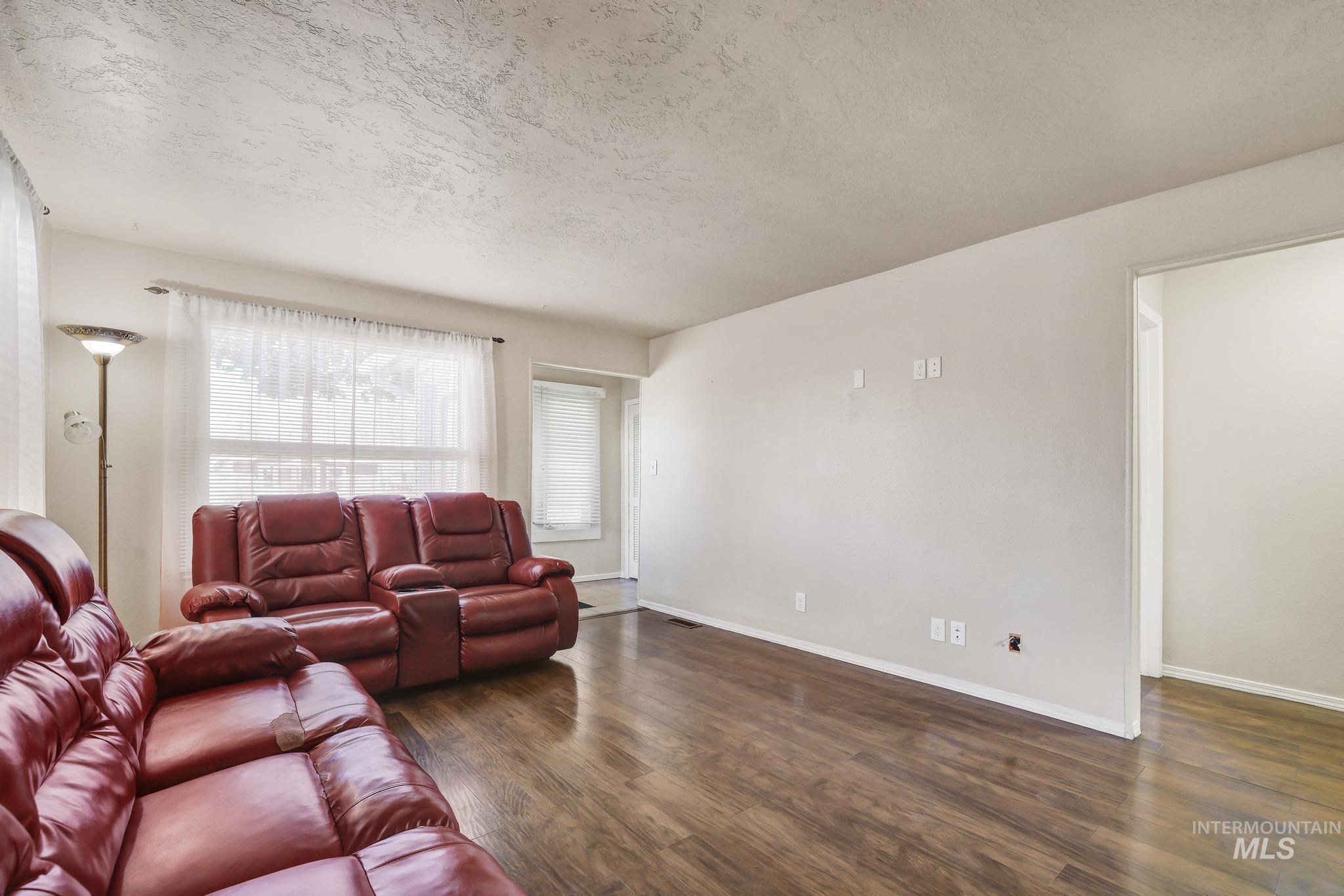 322 Jackson, Twin Falls, Idaho 83301, 3 Bedrooms, 2 Bathrooms, Residential For Sale, Price $280,000, 98983996