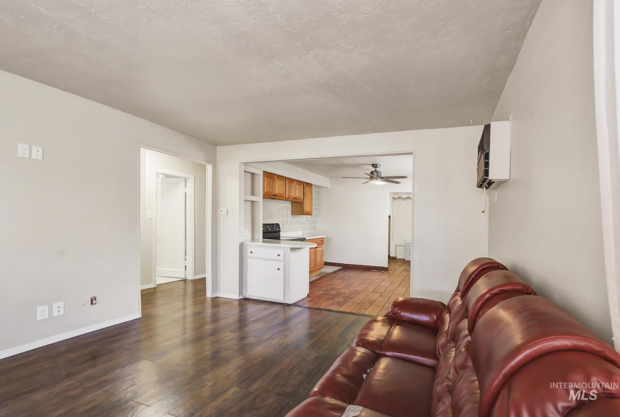 322 Jackson, Twin Falls, Idaho 83301, 3 Bedrooms, 2 Bathrooms, Residential For Sale, Price $280,000, 98983996