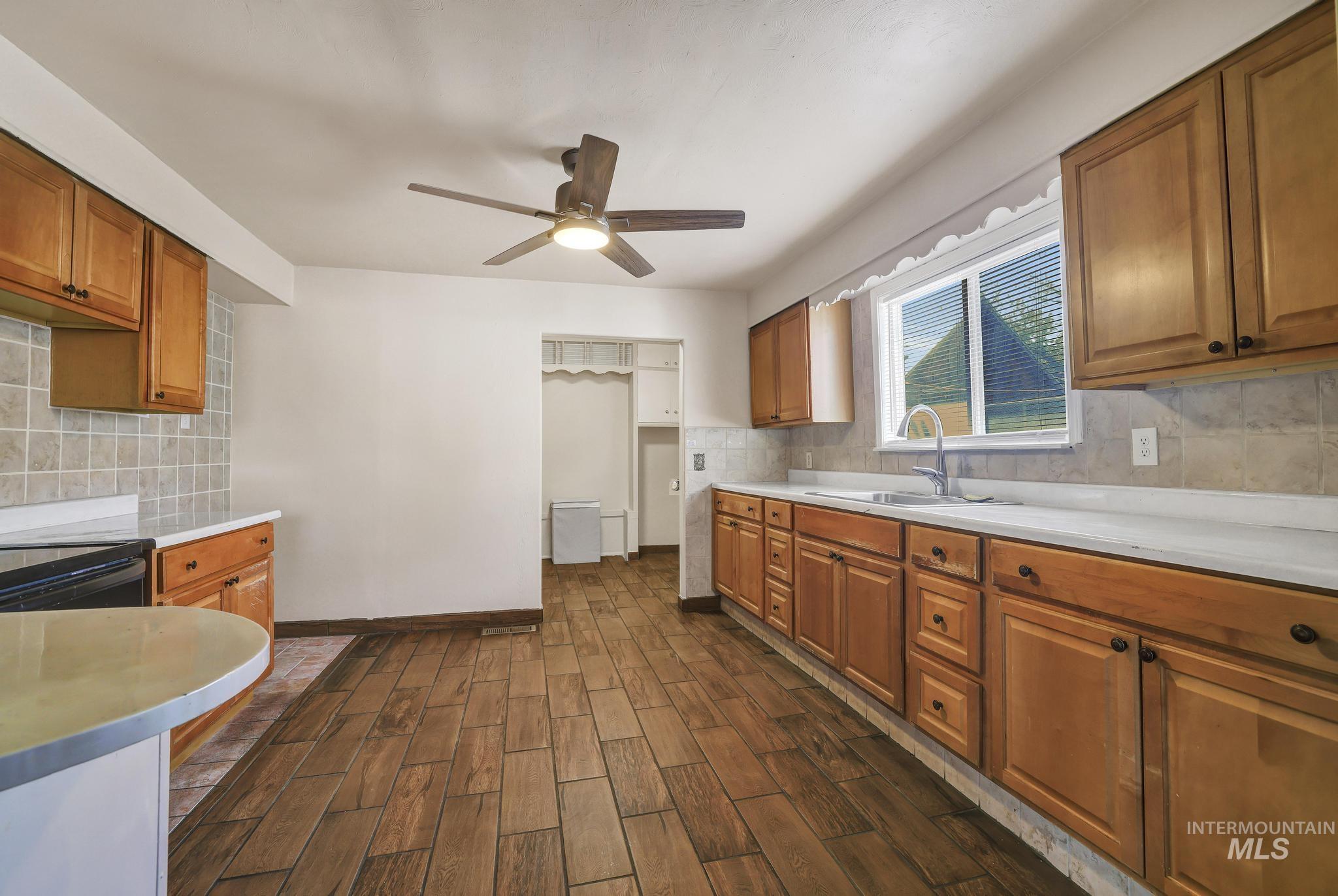 322 Jackson, Twin Falls, Idaho 83301, 3 Bedrooms, 2 Bathrooms, Residential For Sale, Price $280,000, 98983996