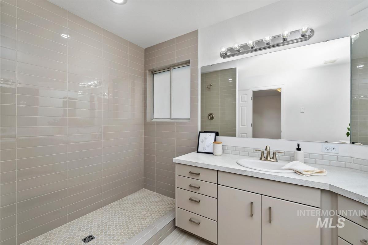 8359 W Willowdale Dr, Garden City, Idaho 83714, 2 Bedrooms, 2 Bathrooms, Residential For Sale, Price $479,900,MLS 98983997