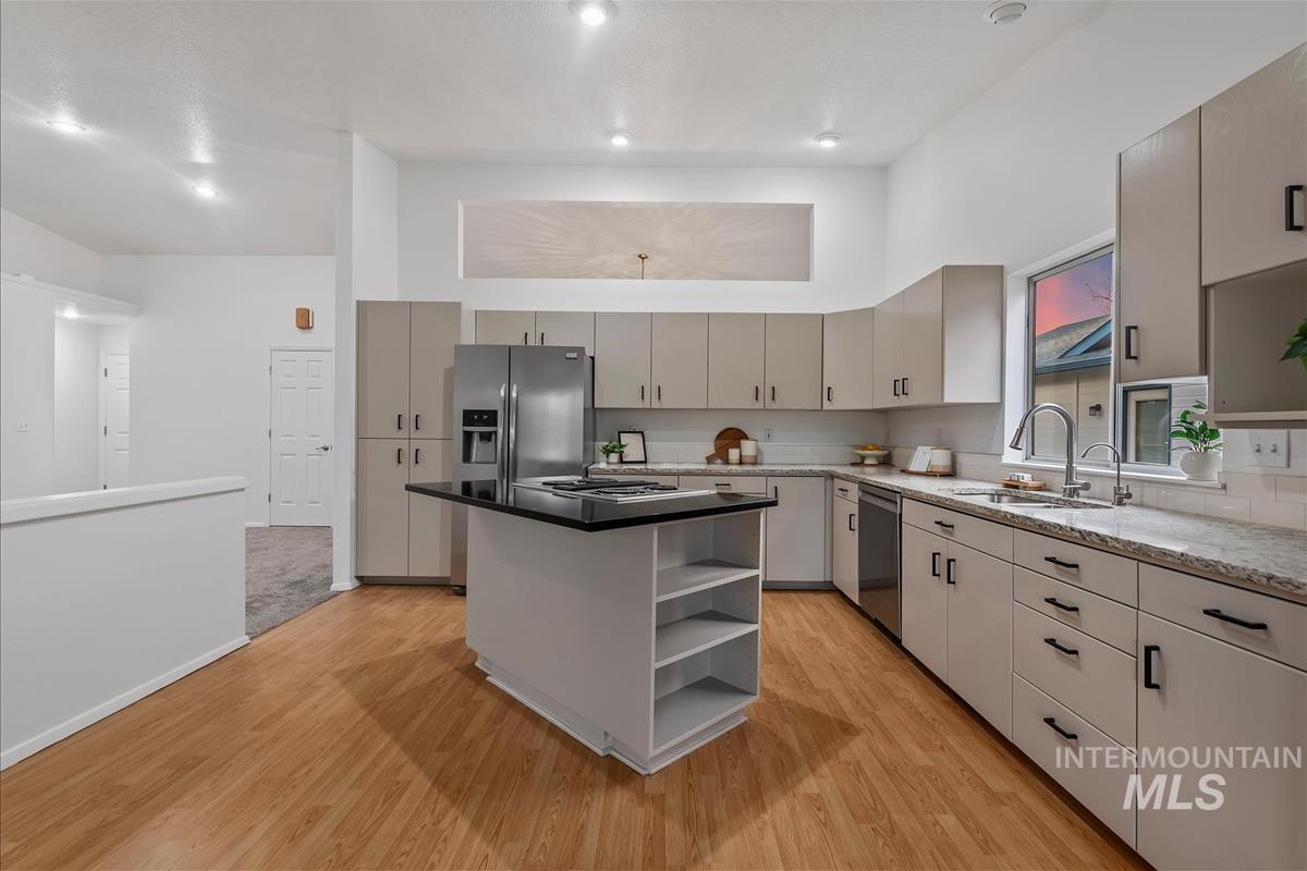 8359 W Willowdale Dr, Garden City, Idaho 83714, 2 Bedrooms, 2 Bathrooms, Residential For Sale, Price $479,900,MLS 98983997