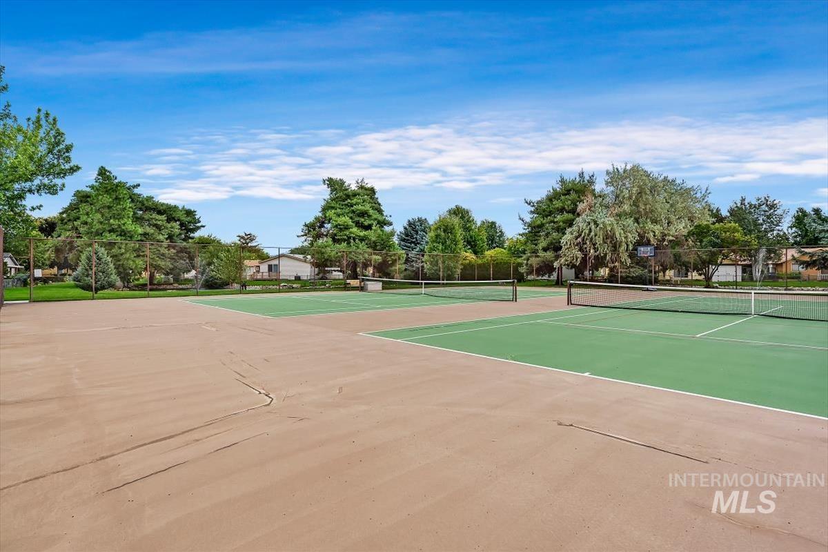 8359 W Willowdale Dr, Garden City, Idaho 83714, 2 Bedrooms, 2 Bathrooms, Residential For Sale, Price $479,900,MLS 98983997