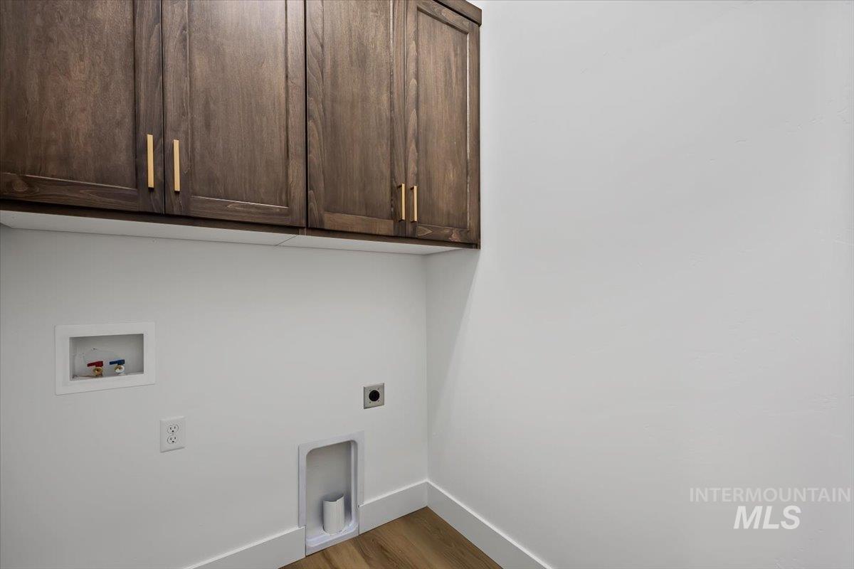 107 3rd St, Declo, Idaho 83323, 4 Bedrooms, 2 Bathrooms, Residential For Sale, Price $429,000,MLS 98983998