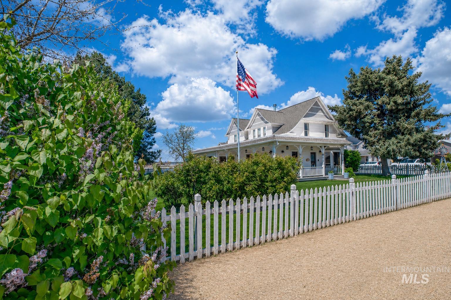 12845 Ropers St, Nampa, Idaho 83651, 5 Bedrooms, 3 Bathrooms, Residential For Sale, Price $749,900,MLS 98984001