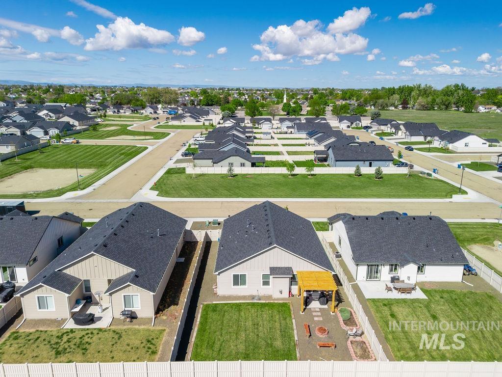 4601 Great Falls Ave, Caldwell, Idaho 83607, 3 Bedrooms, 2 Bathrooms, Residential For Sale, Price $409,990,MLS 98984003