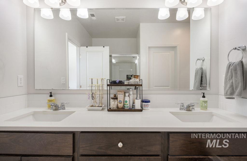 4601 Great Falls Ave, Caldwell, Idaho 83607, 3 Bedrooms, 2 Bathrooms, Residential For Sale, Price $409,990,MLS 98984003