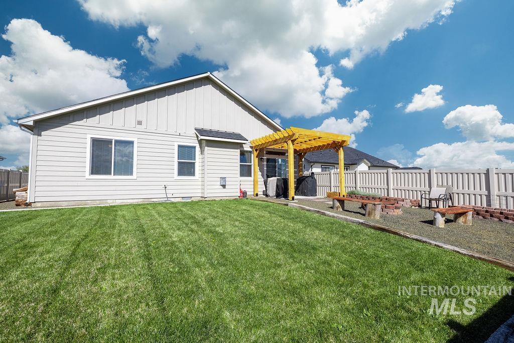 4601 Great Falls Ave, Caldwell, Idaho 83607, 3 Bedrooms, 2 Bathrooms, Residential For Sale, Price $409,990,MLS 98984003