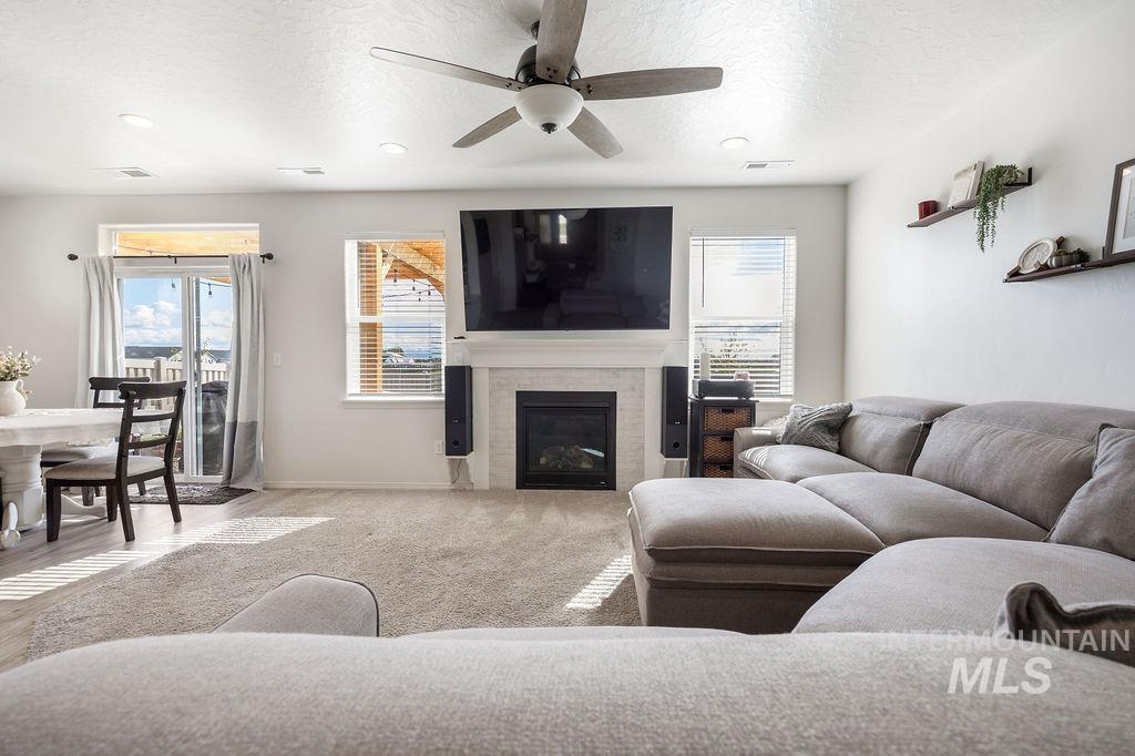 4601 Great Falls Ave, Caldwell, Idaho 83607, 3 Bedrooms, 2 Bathrooms, Residential For Sale, Price $409,990,MLS 98984003