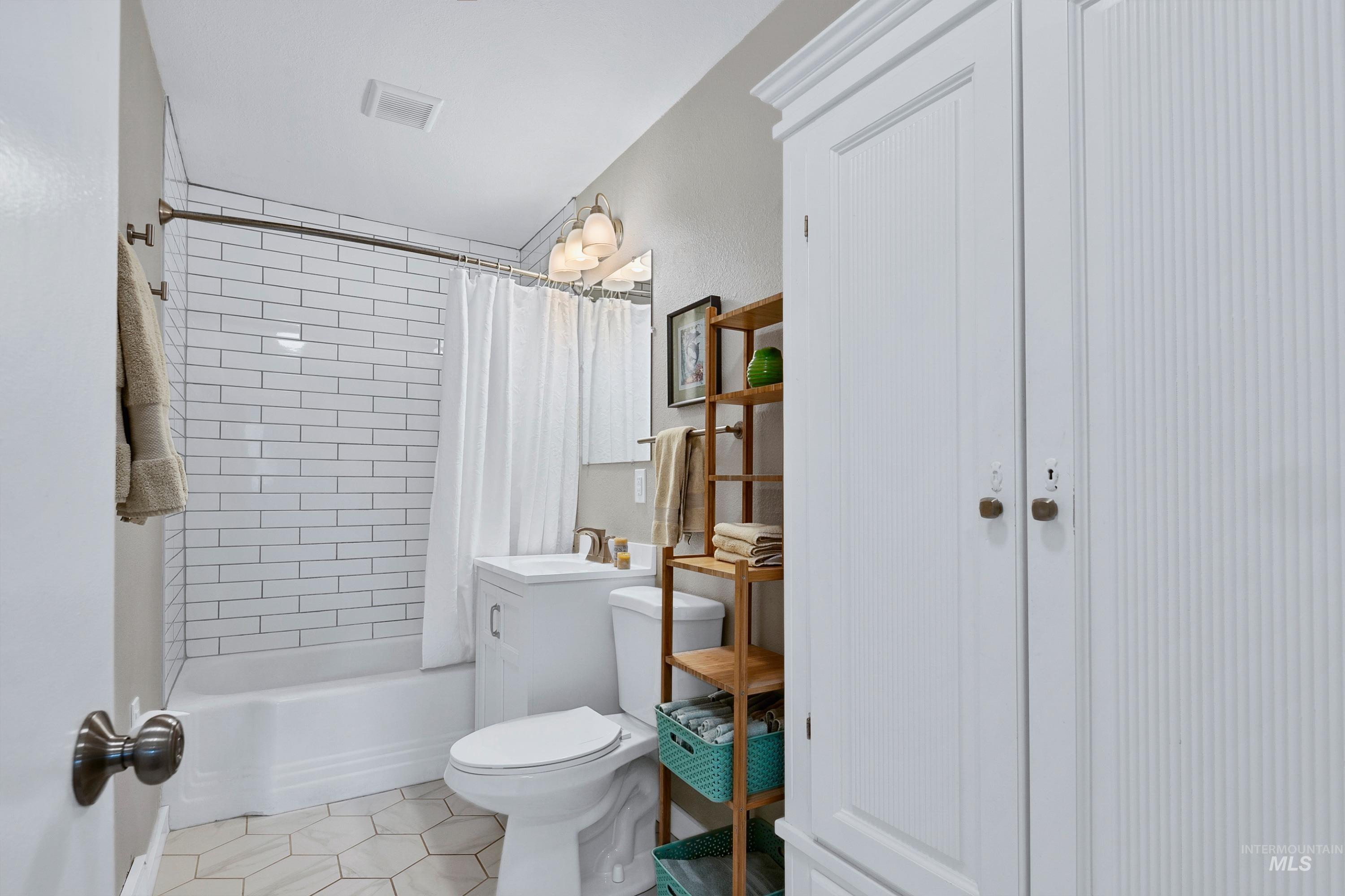 435 N 9th East, Mountain Home, Idaho 83647, 3 Bedrooms, 1 Bathroom, Residential For Sale, Price $319,000,MLS 98984004