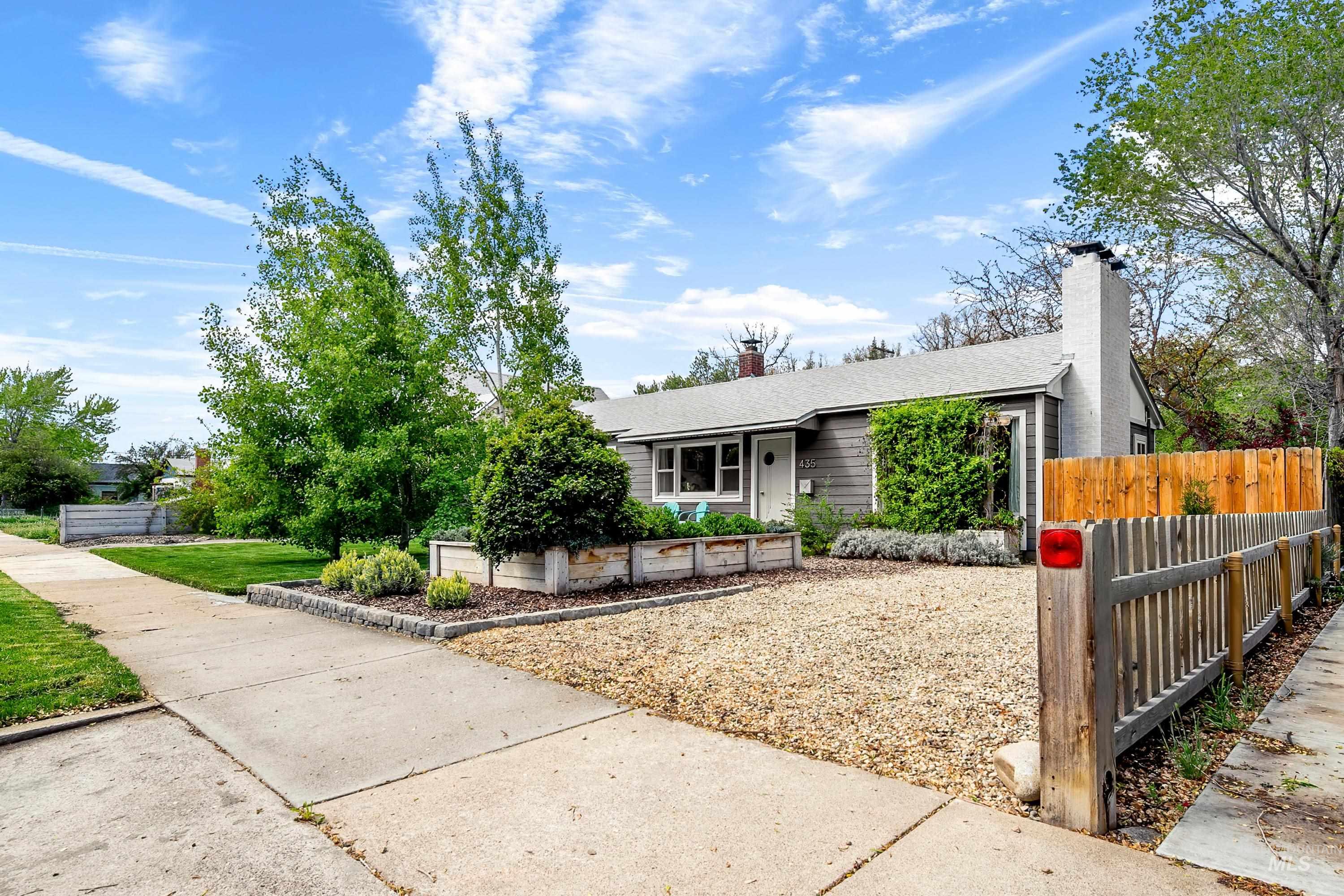 435 N 9th East, Mountain Home, Idaho 83647, 3 Bedrooms, 1 Bathroom, Residential For Sale, Price $319,000,MLS 98984004