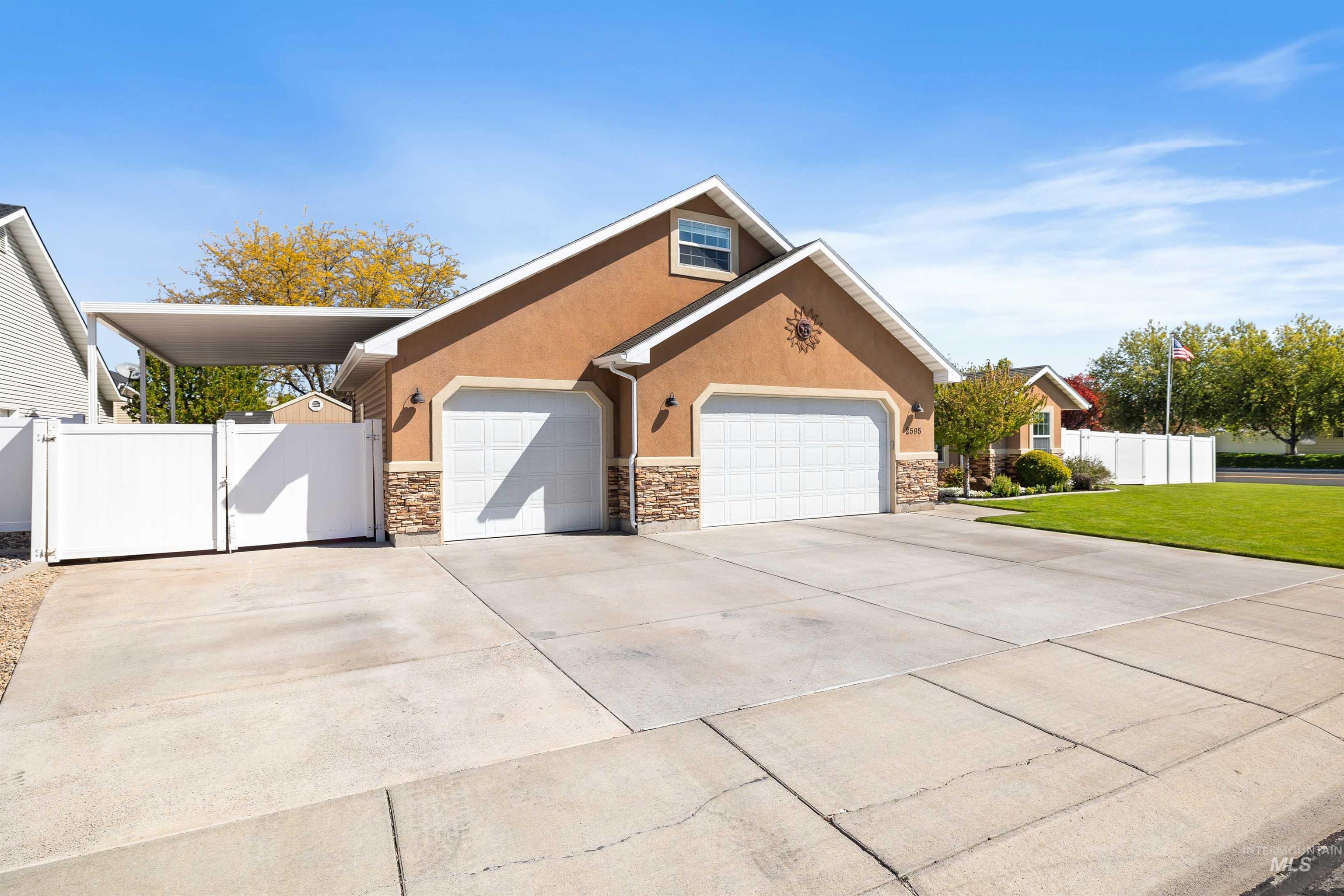 2595 Longbow Dr, Twin Falls, Idaho 83301, 4 Bedrooms, 3 Bathrooms, Residential For Sale, Price $535,000,MLS 98984005