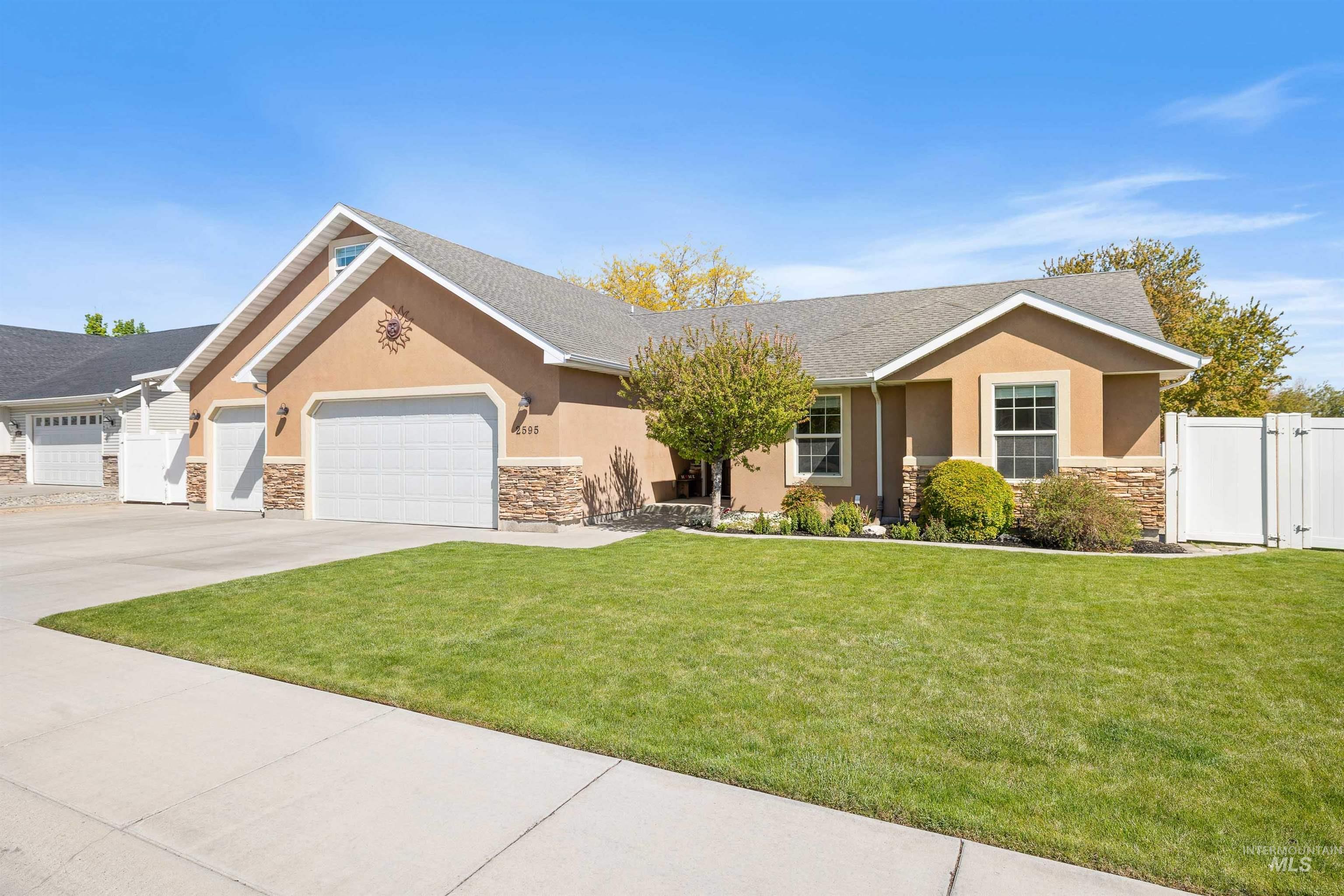 2595 Longbow Dr, Twin Falls, Idaho 83301, 4 Bedrooms, 3 Bathrooms, Residential For Sale, Price $540,000,MLS 98984005