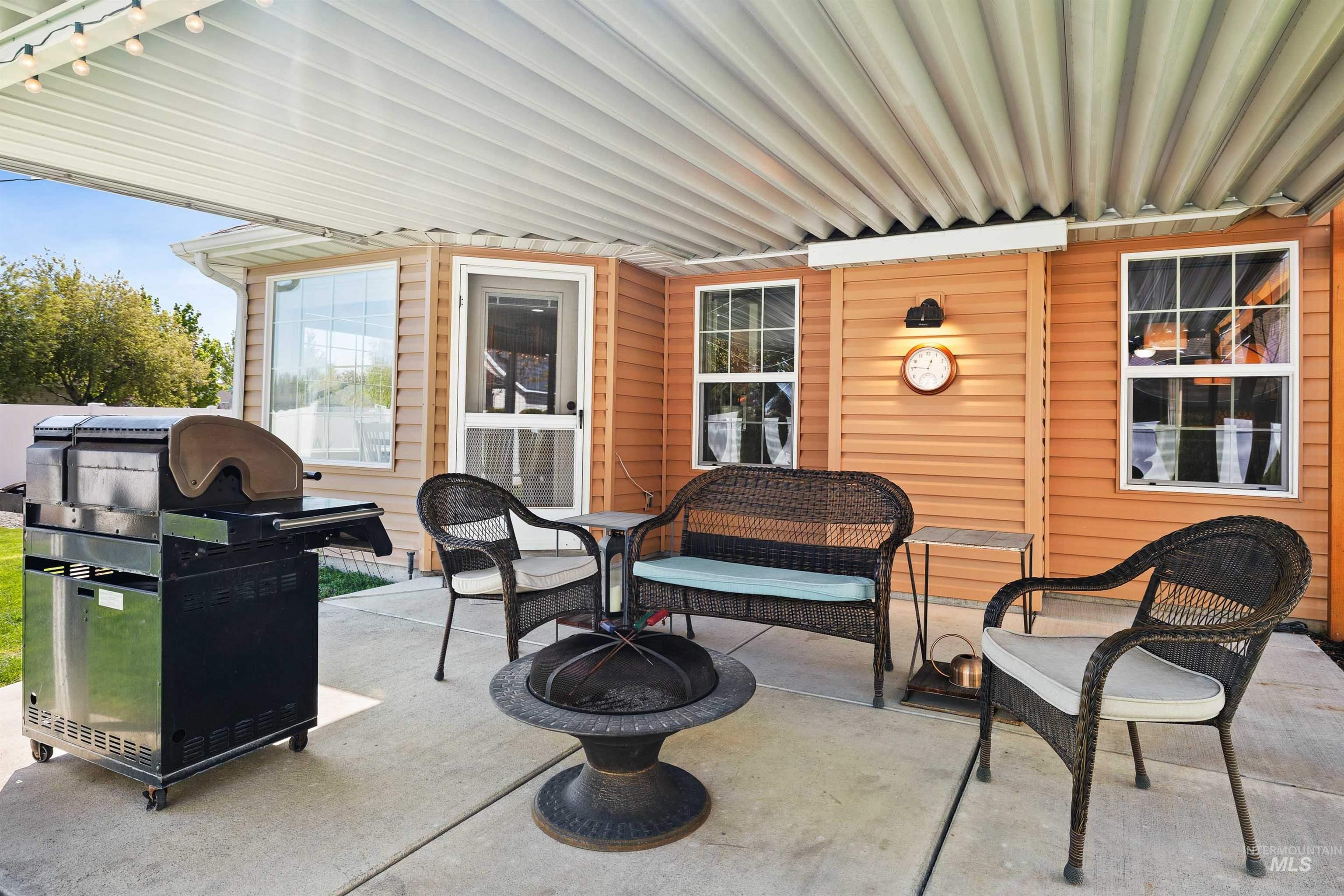 2595 Longbow Dr, Twin Falls, Idaho 83301, 4 Bedrooms, 3 Bathrooms, Residential For Sale, Price $535,000,MLS 98984005